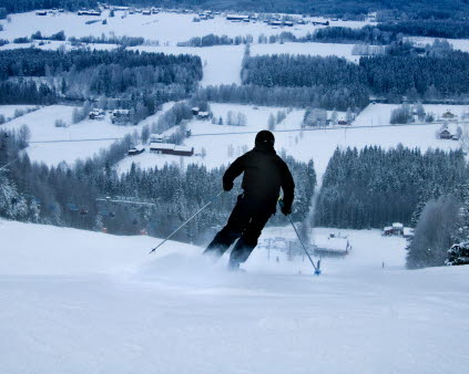 Bild på en person som åker slalom på Sunne Ski & Bike